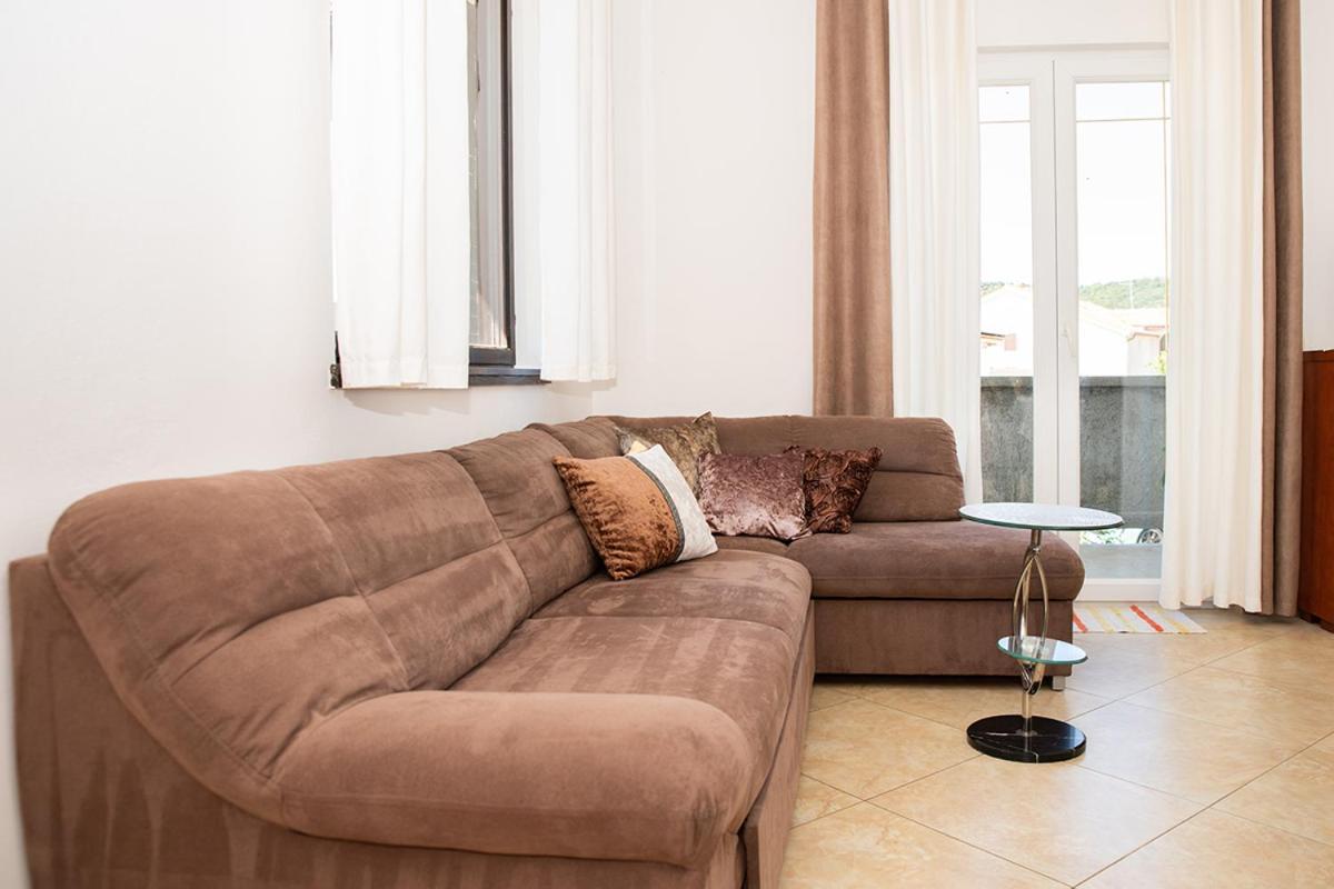 Apartman Mira I Denis Supetarska Draga Exterior photo