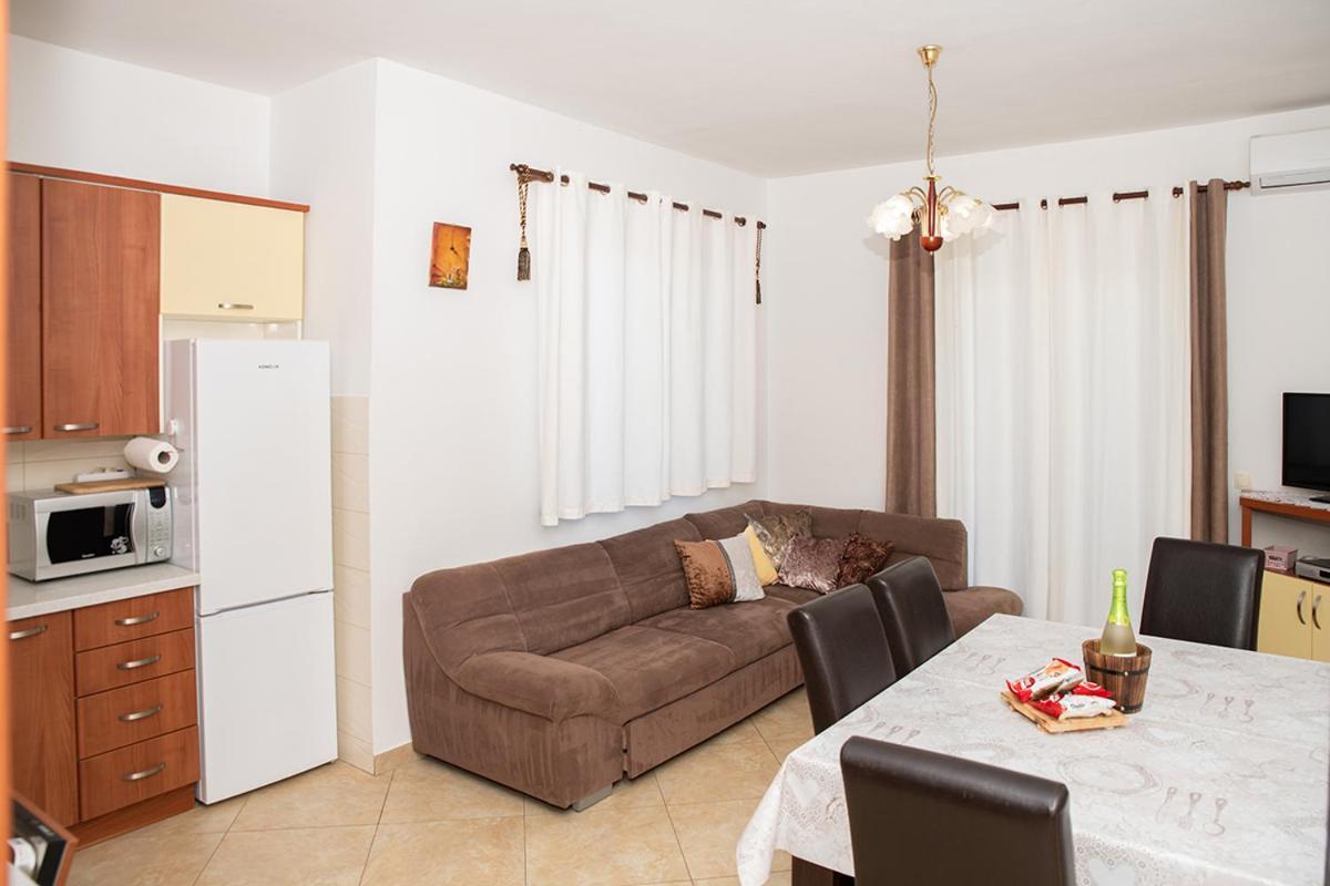 Apartman Mira I Denis Supetarska Draga Exterior photo